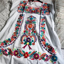 Load image into Gallery viewer, Handmade Tehuacán Embroidered Blouse
